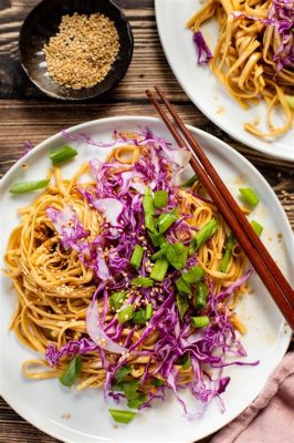  Zesty Cold Noodles With Spicy Sichuan Peppercorns – Czy gotowy jesteś na eksplozję smaku w twoim podniebieniu?